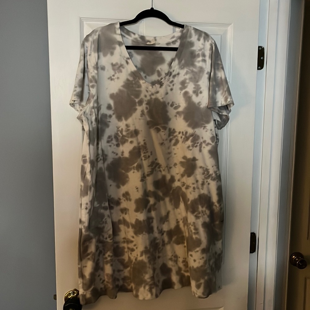 White and Grey tie dye T-shirt dress!